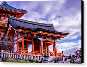 Entrance to Kiyomizu-dera Temple