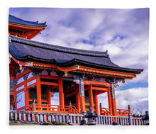 Load image into Gallery viewer, Entrance to Kiyomizu-dera Temple
