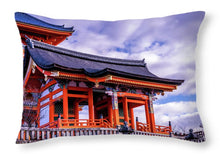 Load image into Gallery viewer, Entrance to Kiyomizu-dera Temple
