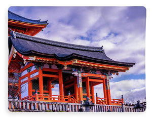 Entrance to Kiyomizu-dera Temple